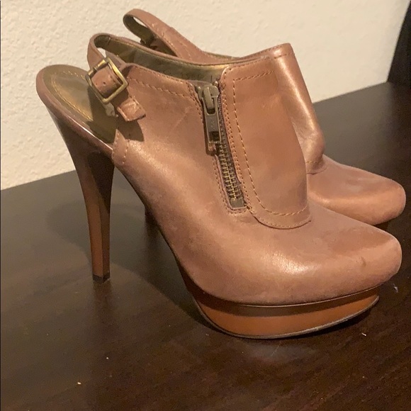 Brown leather high heels - Picture 2 of 3